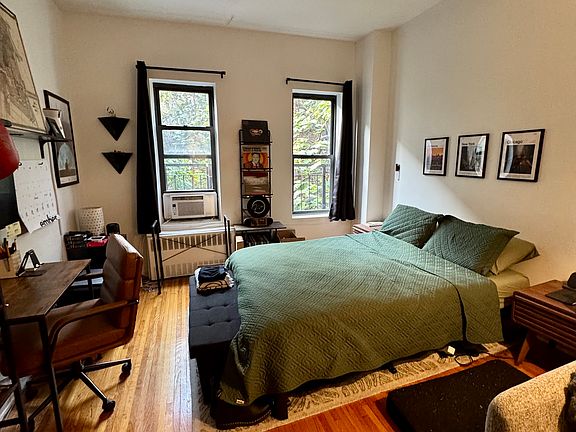 3rd image of 234 E 77th St APT 4B