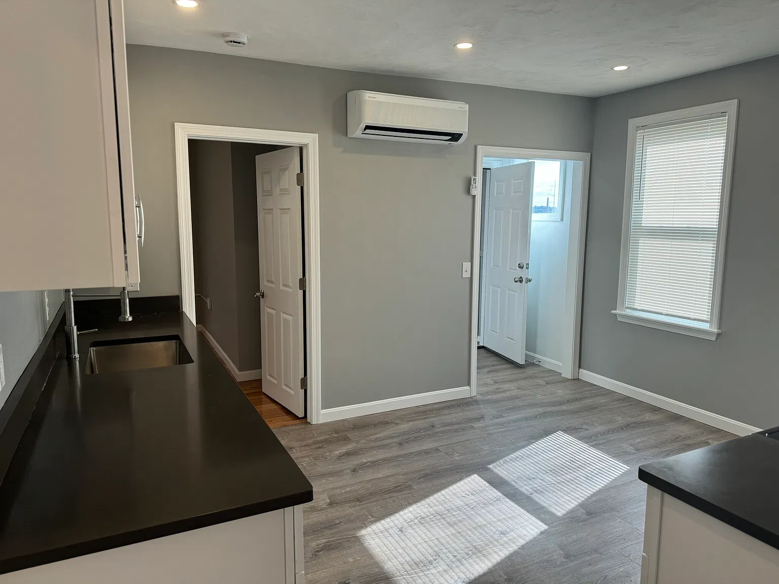 2 bed, 1.0 bath, $2,100 — Photo 4