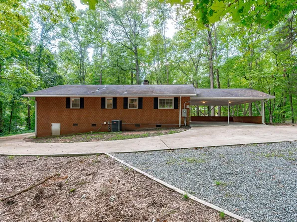 2708 Piedmont Dr, Sanford, NC 27330