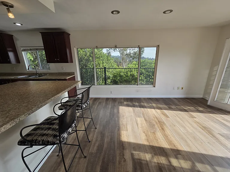 104 Westdale Ct — Photo 4
