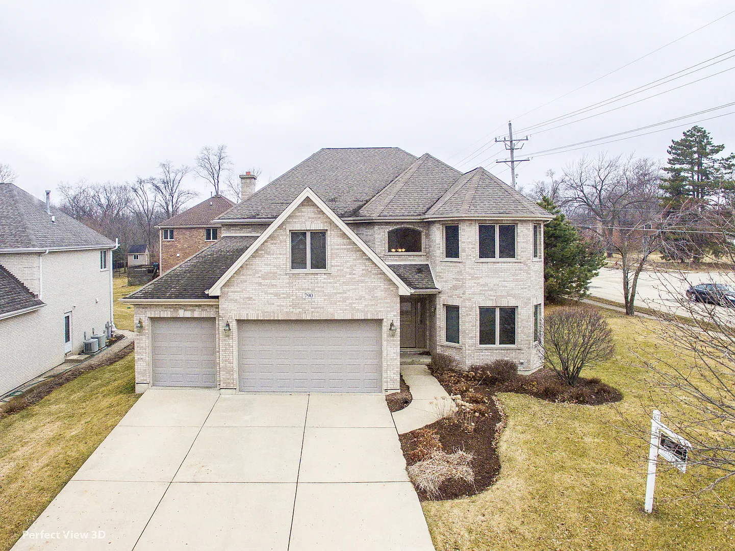 790 Larson Ln photo 1