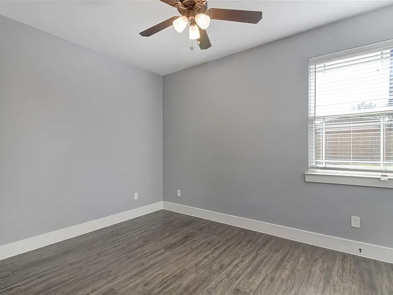 107 Byrom Ct — Photo 8