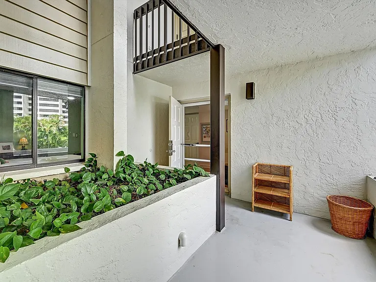 4821 S Landings Dr #106 — Photo 7