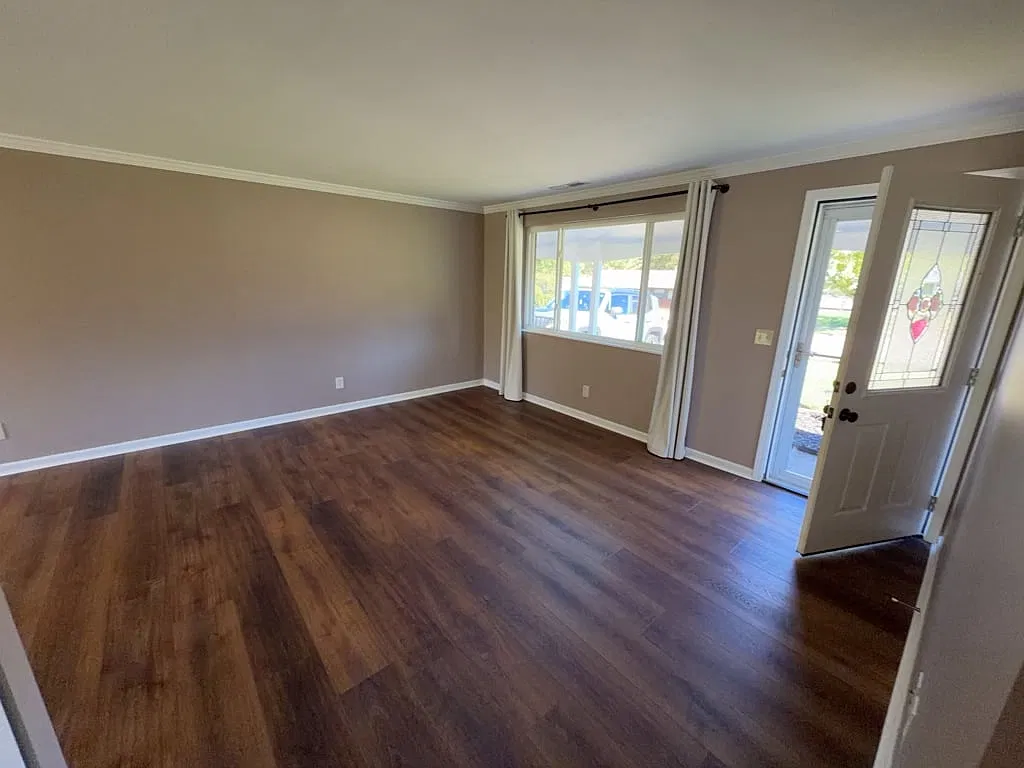251 Kinsman Court — Photo 3