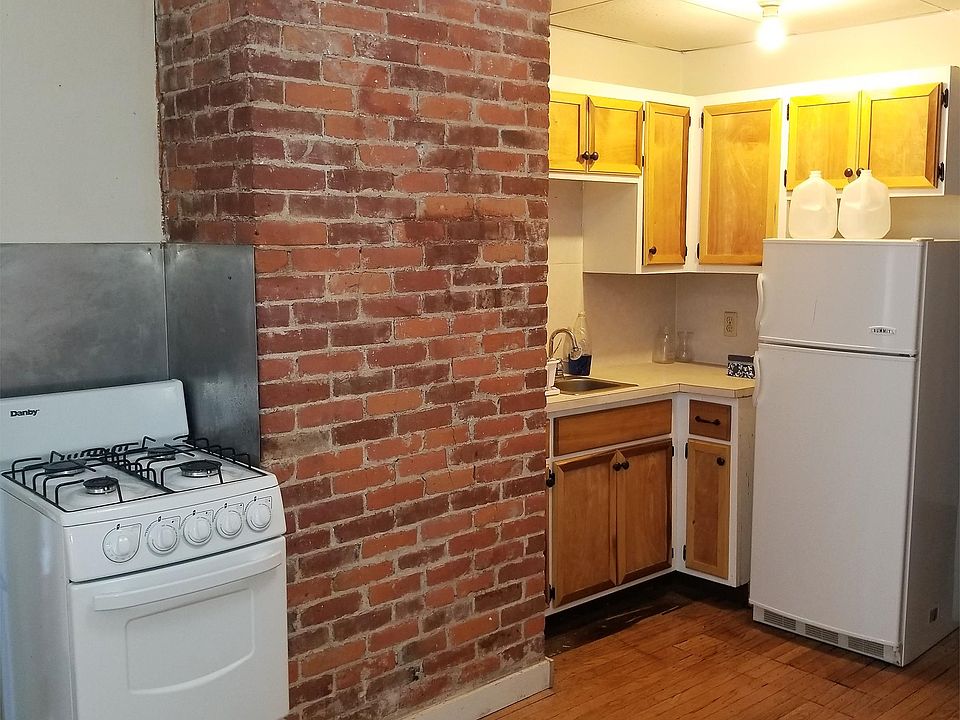 2nd image of 97 Murray St APT 3