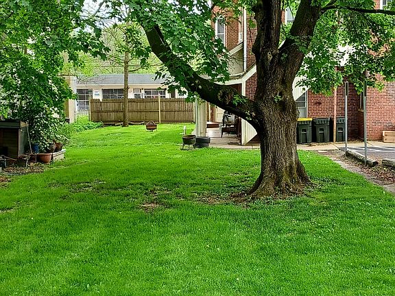 Beautiful quiet back yard! You're welcome to grill, garden, and relax!
