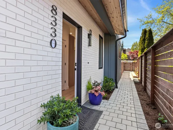 8330 24th Avenue NW, Seattle, WA 98117