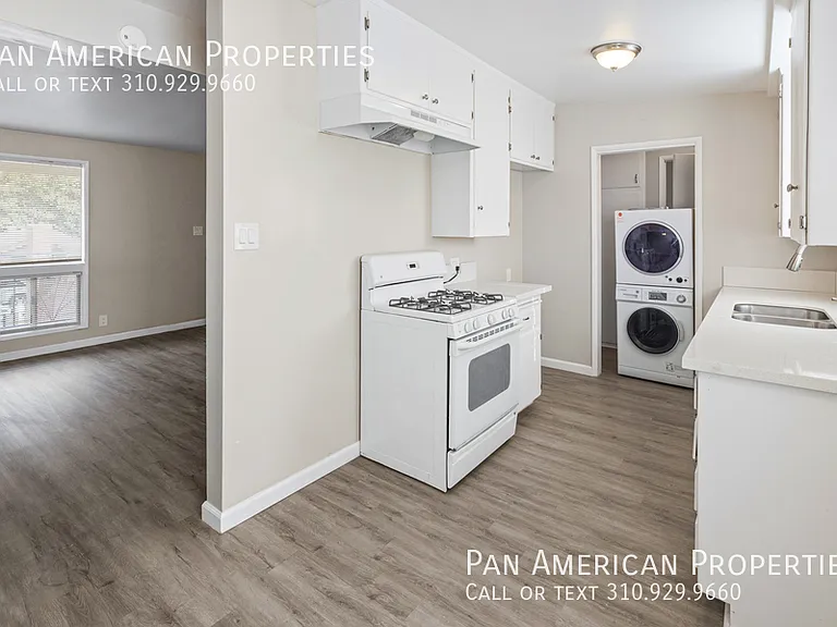 110 W Market St #5 — Photo 16
