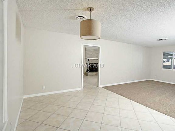 4th image of 4235 Hazelcrest Dr
