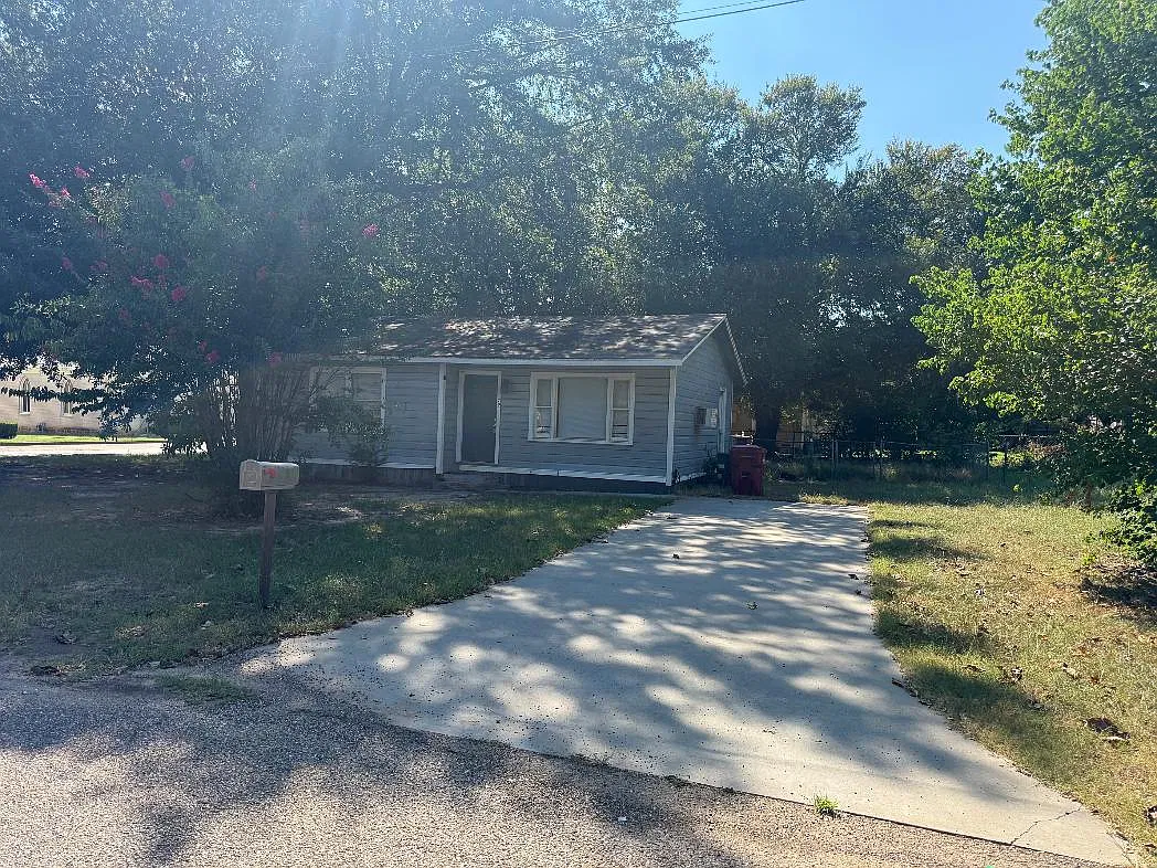 2 bed, 870 sqft, $950 — Photo 3