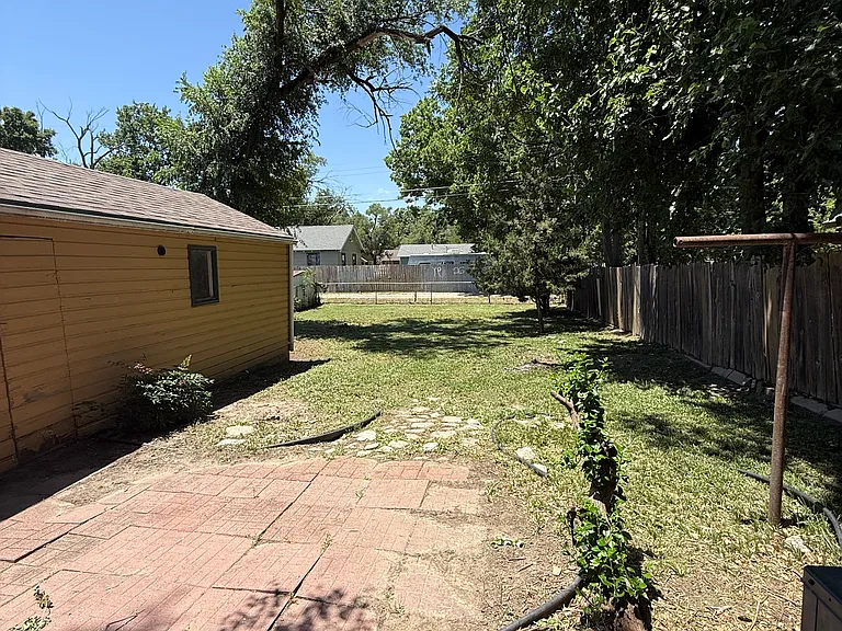 2027 S Palisade Ave — Photo 9