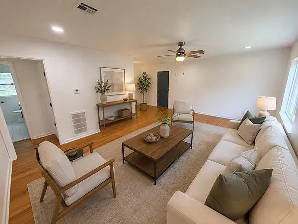 3 bed, 1100 sqft, $1,800 — Photo 2