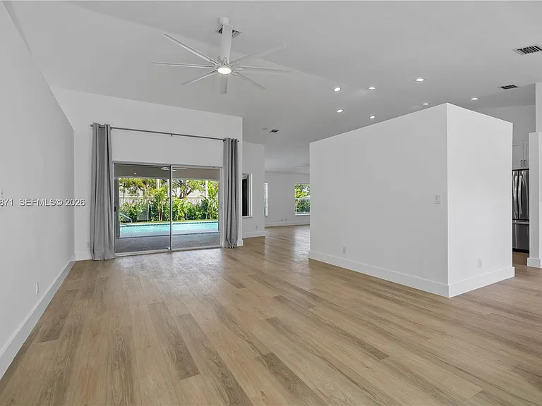 5923 Loxahatchee Pines Dr — Photo 34