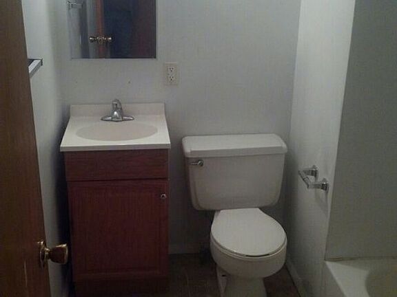 4th image of 2817 Marian Ave