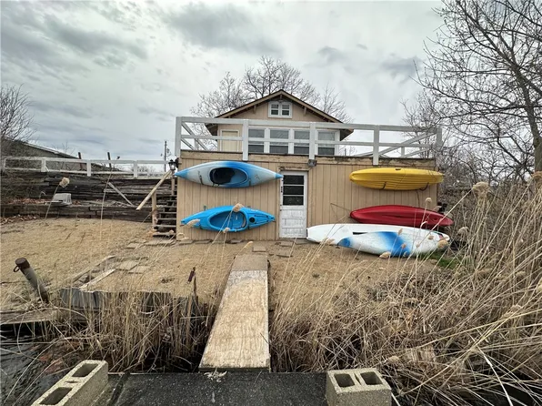 223 E Autumn Dr, Oakwood, IL 61858