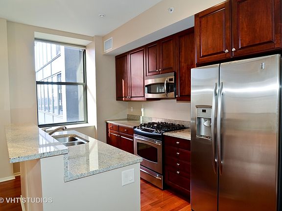 5th image of 310 S Michigan Ave Unit 1608