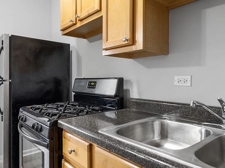 The Kenmore on Edgewater — Photo 22