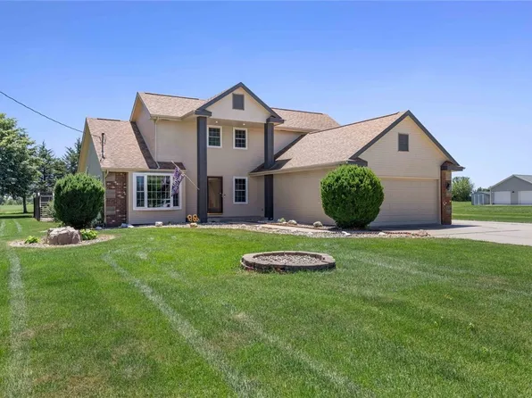 6545 NE 12th Ave, Pleasant Hill, IA 50327
