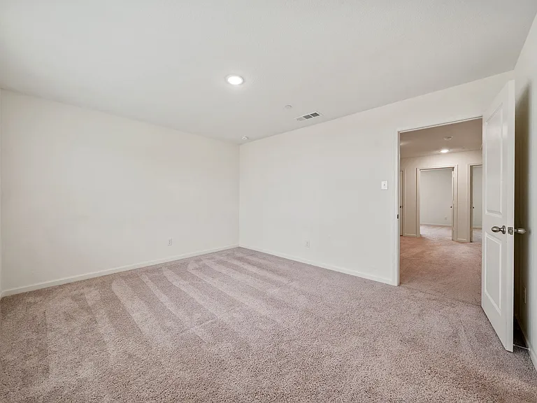 233 Berthe Ct — Photo 33