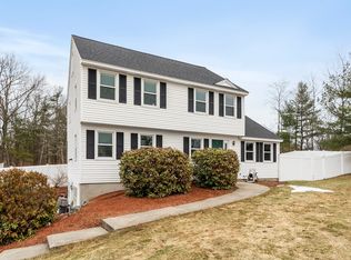27 Merrimac Dr, Pepperell, MA 01463