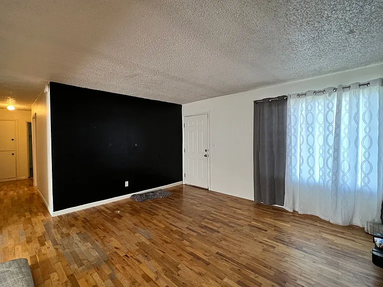 1215 S Eastlake Dr — Photo 3