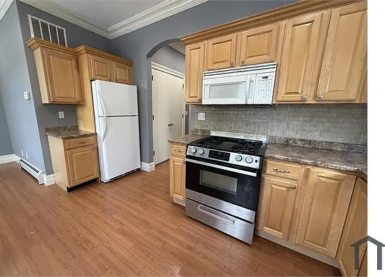 488 Ionia Ave #1 — Photo 7
