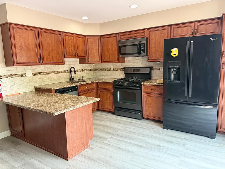 103 Bedford Pl — Photo 13