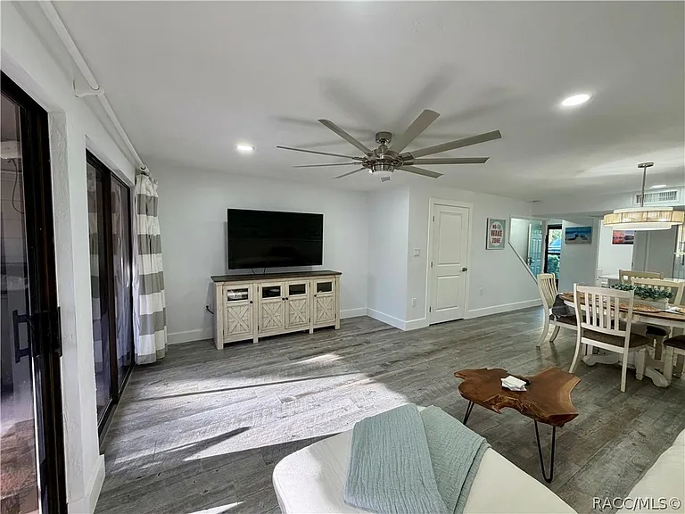 65 Beach Ln #A — Photo 23