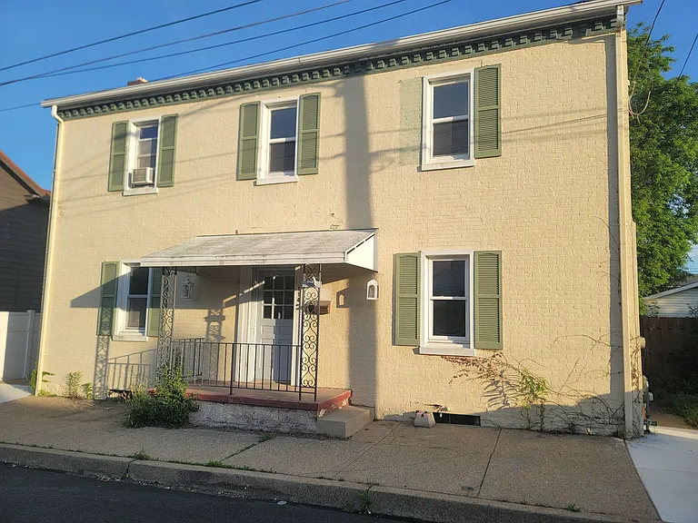 114 Thompson St — Photo 14