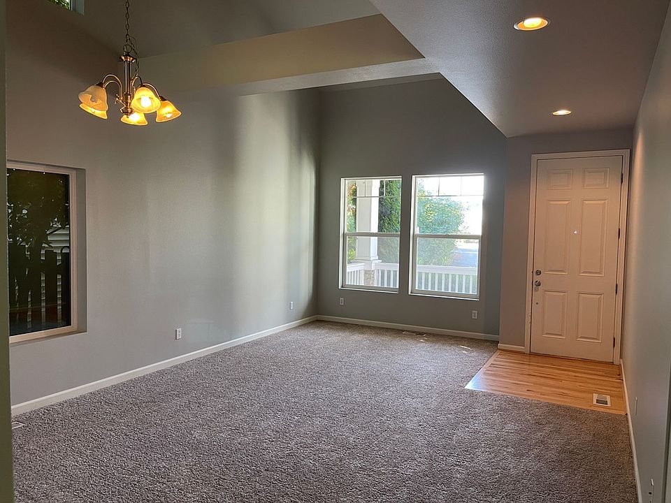 1st image of 8425 28th St NE