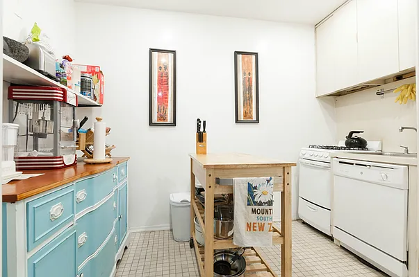 Rented by Keller Williams NYC | media 19