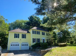 8 Verdi Ln, Londonderry, NH 03053