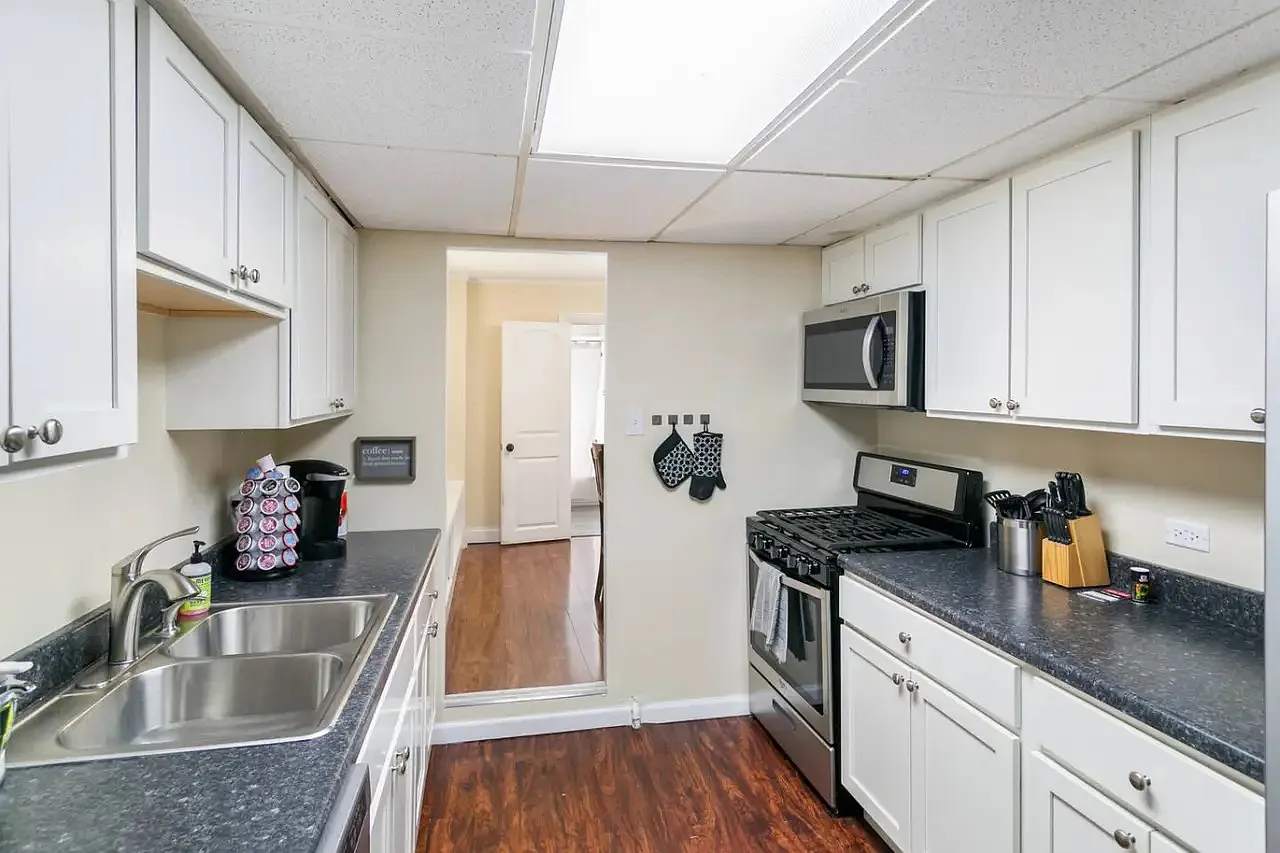 2 bed, 1200 sqft, $3,000 — Photo 4