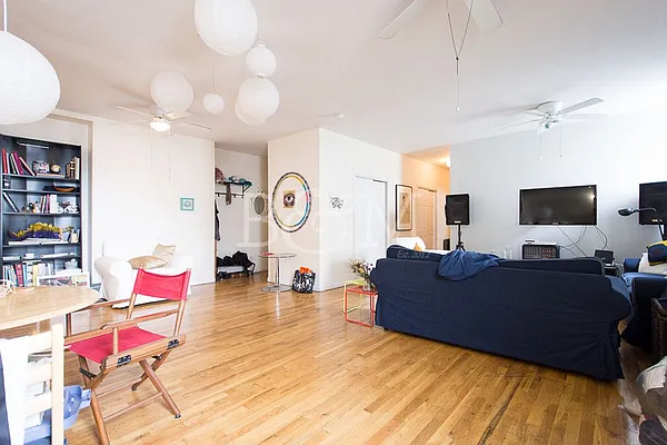 Rented by Space Real Estate | media 13