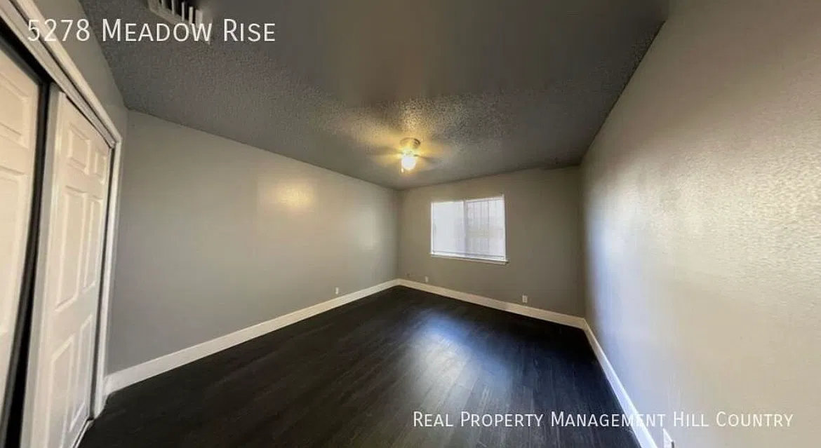 3 bed, $1,200 — Photo 4