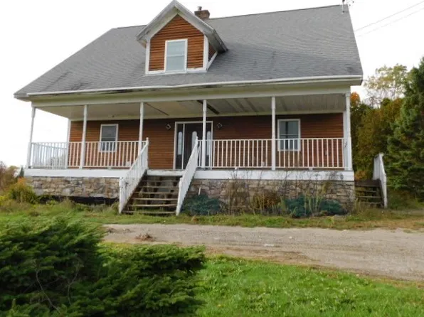 111 W Corinth Rd, Corinth, ME 04427