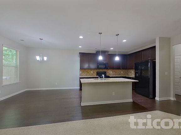 5th image of 377 Lossie Ln