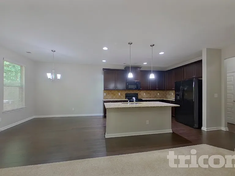 377 Lossie Ln — Photo 5