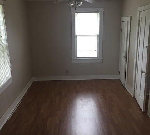4th image of 901 Broadway St #2