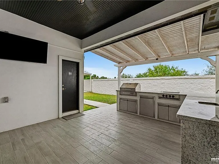 3820 E Roosevelt Ave — Photo 3