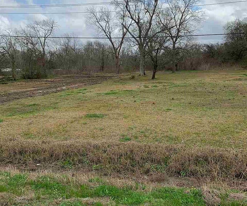 2nd image of 5475 Fannett Rd