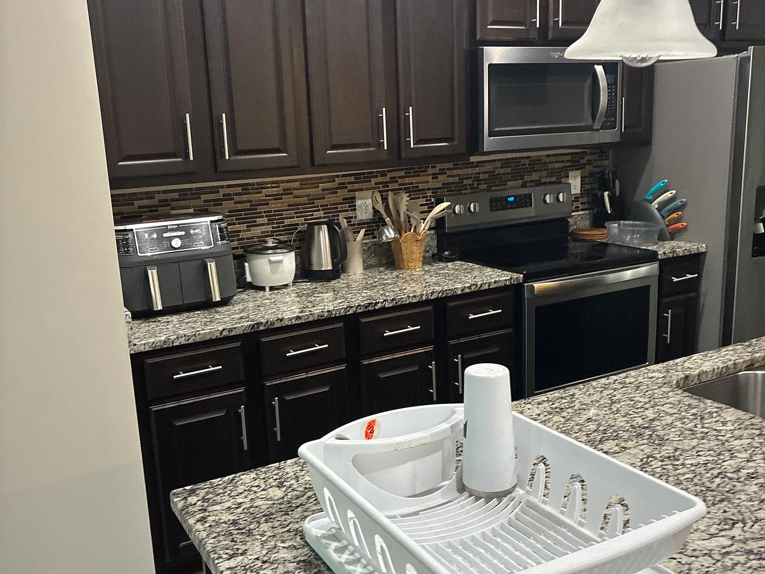 4 bed, 2.5 bath, 1640 sqft, $3,500 — Photo 3