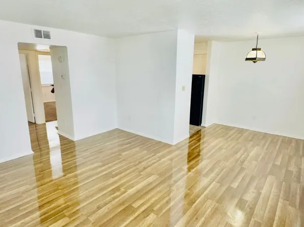 6514 Hackel Dr APT 6, Louisville, KY 40258