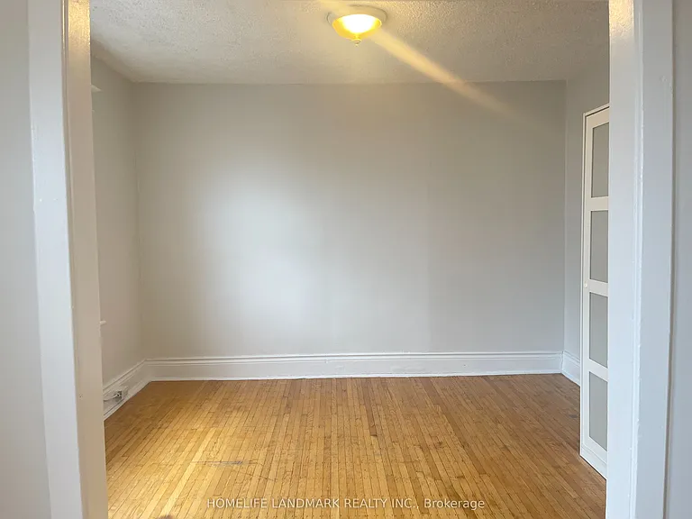 985 Main St E #3 — Photo 17