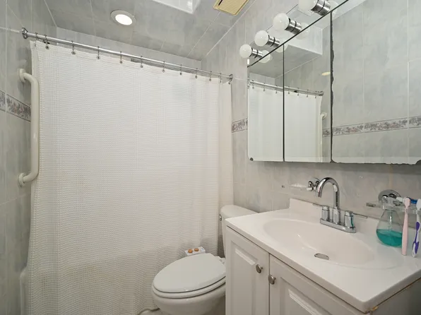 1479 East 32nd Street image 17 of 21