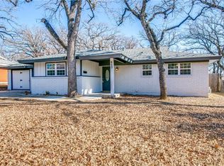820 Patti Dr, Bedford, TX 76022