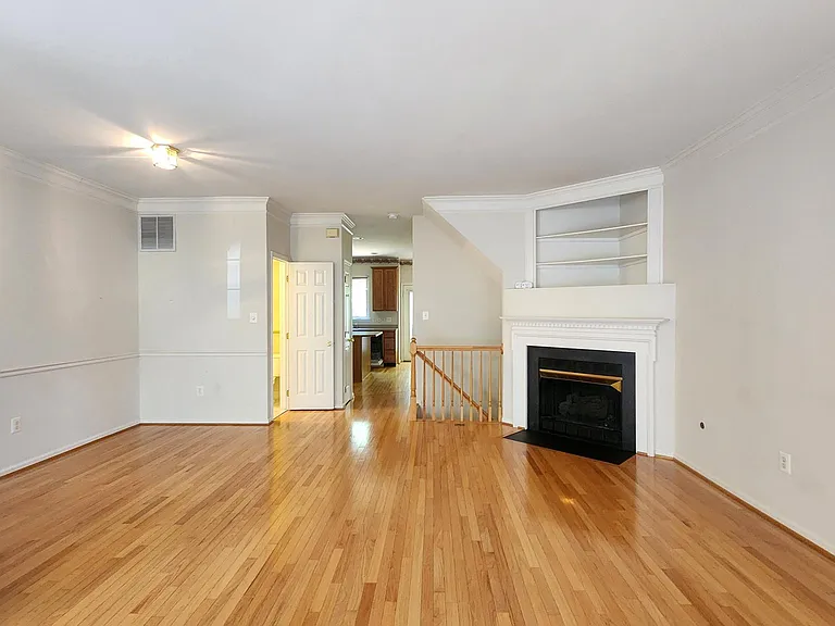 7719 Sullivan Cir — Photo 3