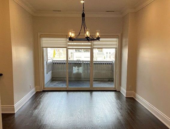 5th image of 587 Thompson Rd S Unit 9