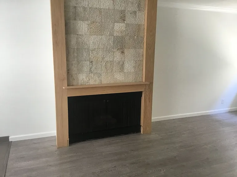 COMPLETELY REMODELED TOWNHOUSE FOR RENT — Photo 7