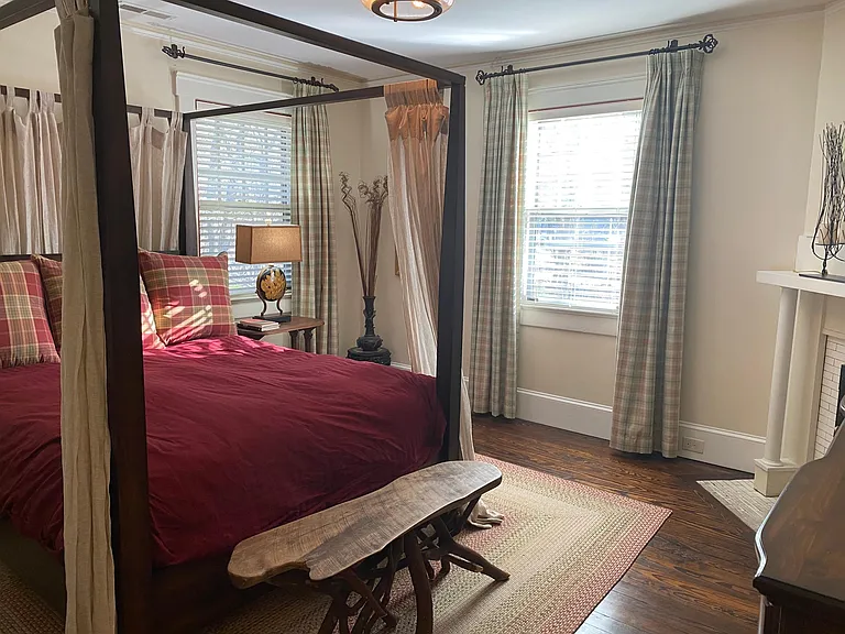 Light filled master en suite